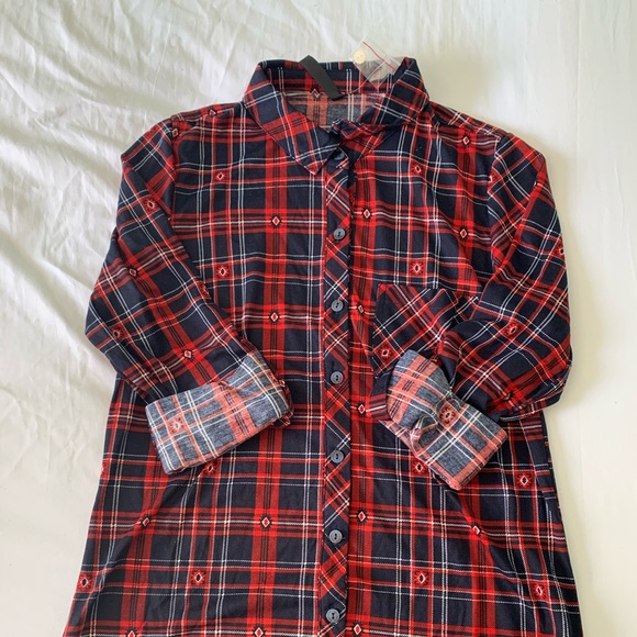 Button down - Picture 2 of 2